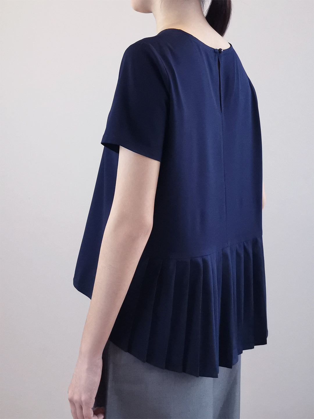 Women Back Pleated Blouse - Navy - M0W449