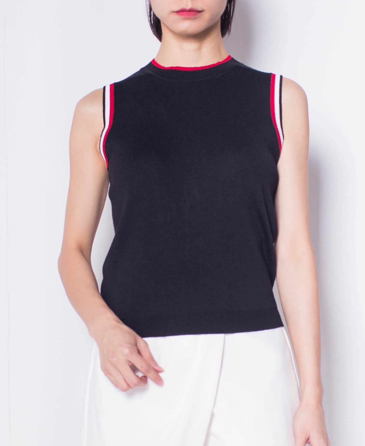 Women Sleeveless Knit Top - Black - H0W930