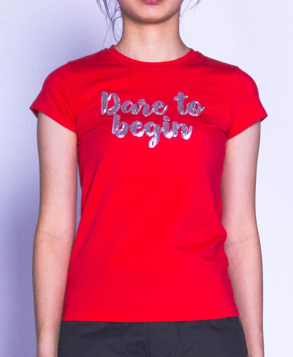 Women Short Sleeve Graphic Tee - Red - H9W384
