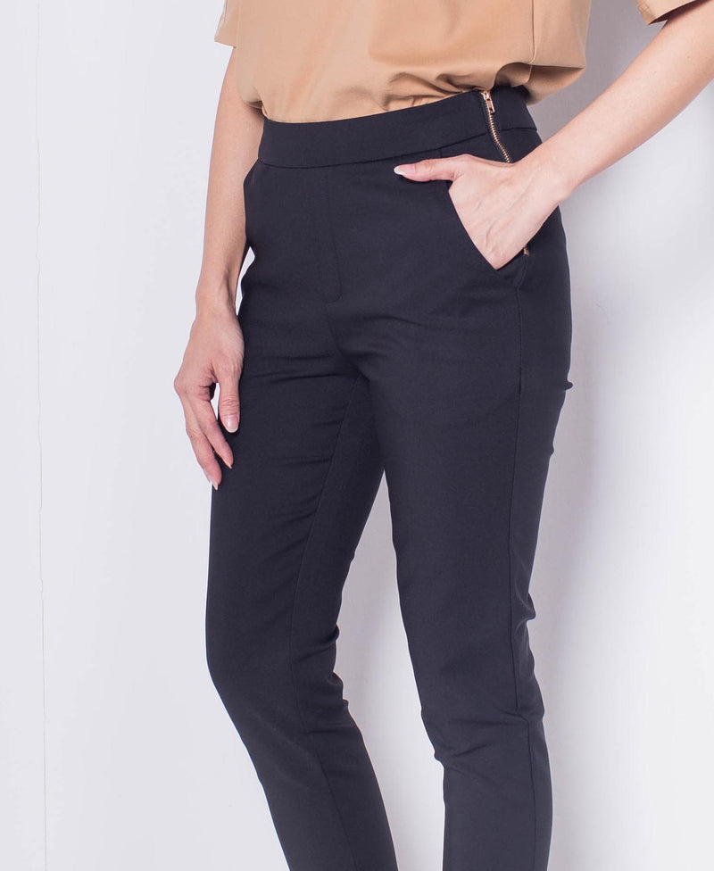 Women Slim Cut Cropped Pant - Black - H0W769