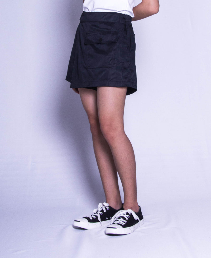 Women Short Pants - Black - F9W065